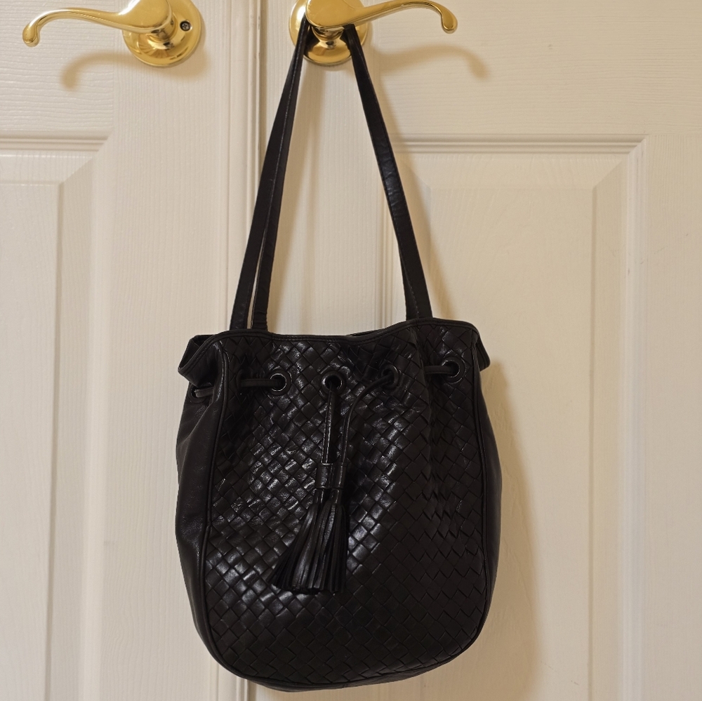 BOTTEGA VENETA Intrecciato Black Nappa Leather Bucket Bag   ❤️ Beautiful ❤️
